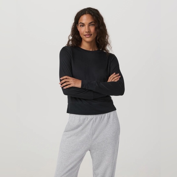 Vuori Tops - NEW Vuori Daydream Crew - Medium